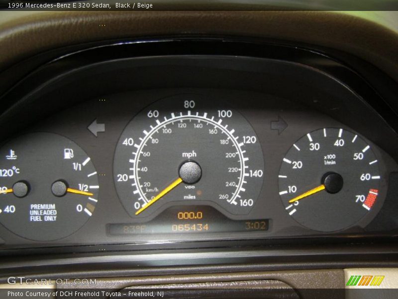 Black / Beige 1996 Mercedes-Benz E 320 Sedan