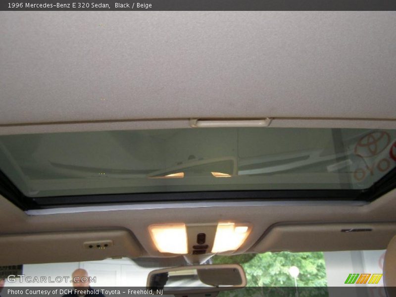 Black / Beige 1996 Mercedes-Benz E 320 Sedan
