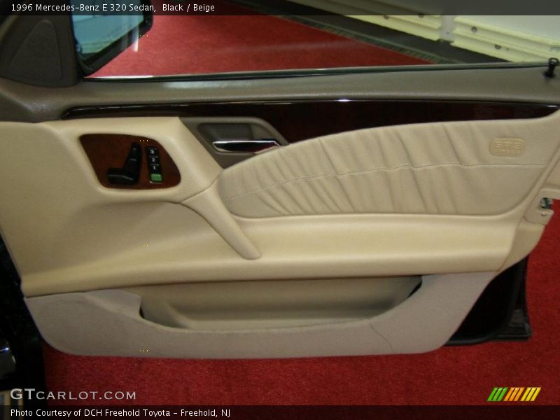 Black / Beige 1996 Mercedes-Benz E 320 Sedan