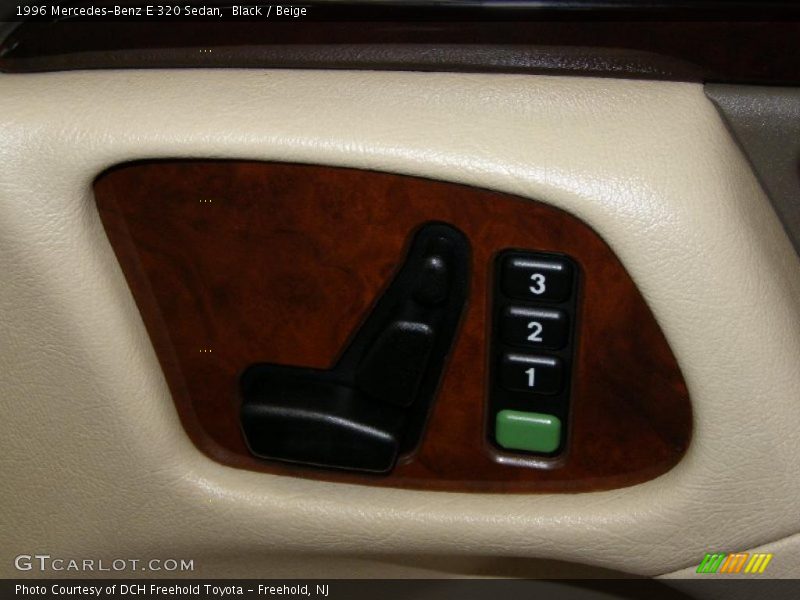 Black / Beige 1996 Mercedes-Benz E 320 Sedan