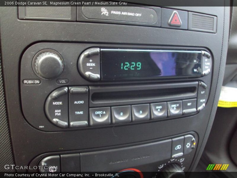 Magnesium Green Pearl / Medium Slate Gray 2006 Dodge Caravan SE