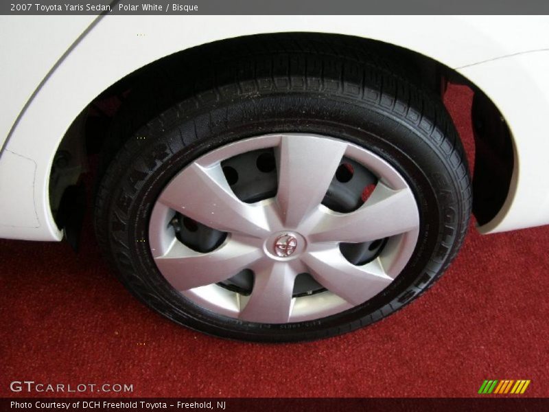 Polar White / Bisque 2007 Toyota Yaris Sedan