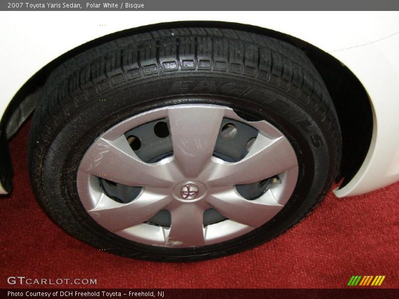 Polar White / Bisque 2007 Toyota Yaris Sedan
