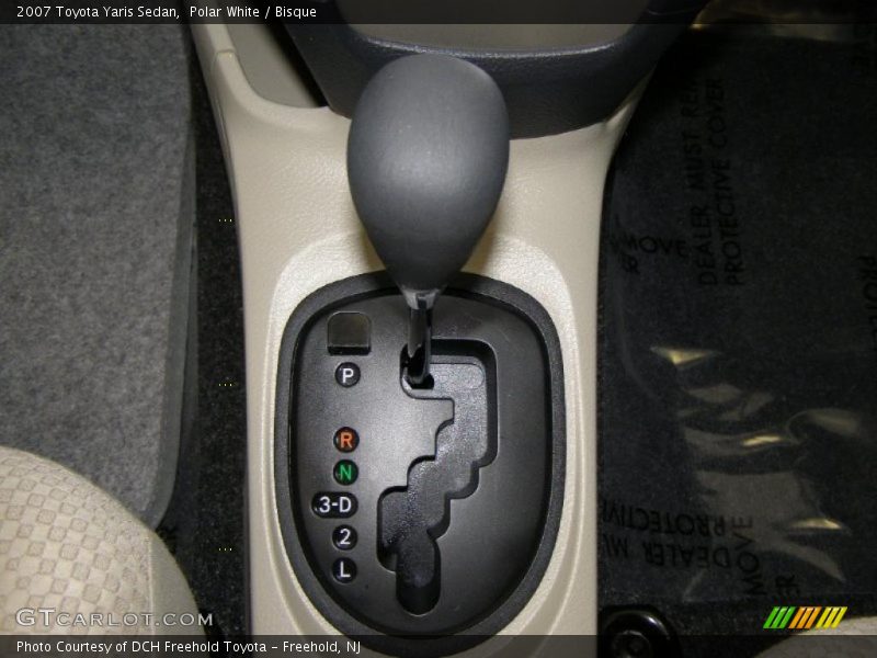 Polar White / Bisque 2007 Toyota Yaris Sedan