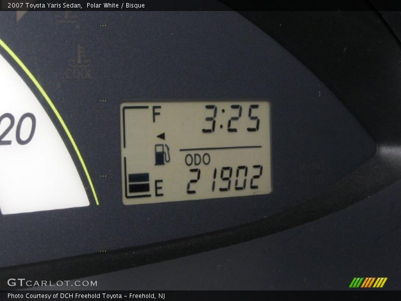 Polar White / Bisque 2007 Toyota Yaris Sedan