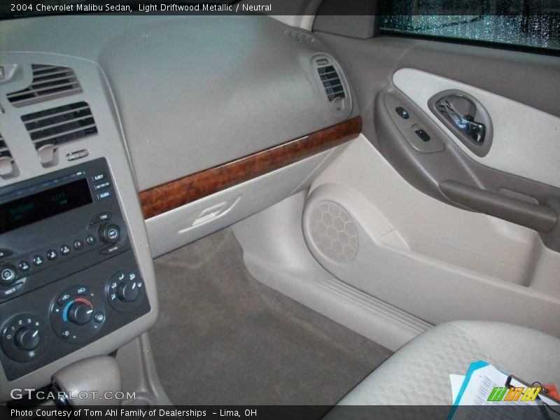Light Driftwood Metallic / Neutral 2004 Chevrolet Malibu Sedan