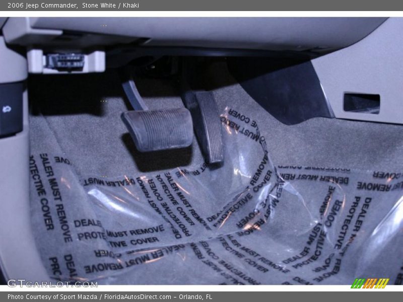 Stone White / Khaki 2006 Jeep Commander