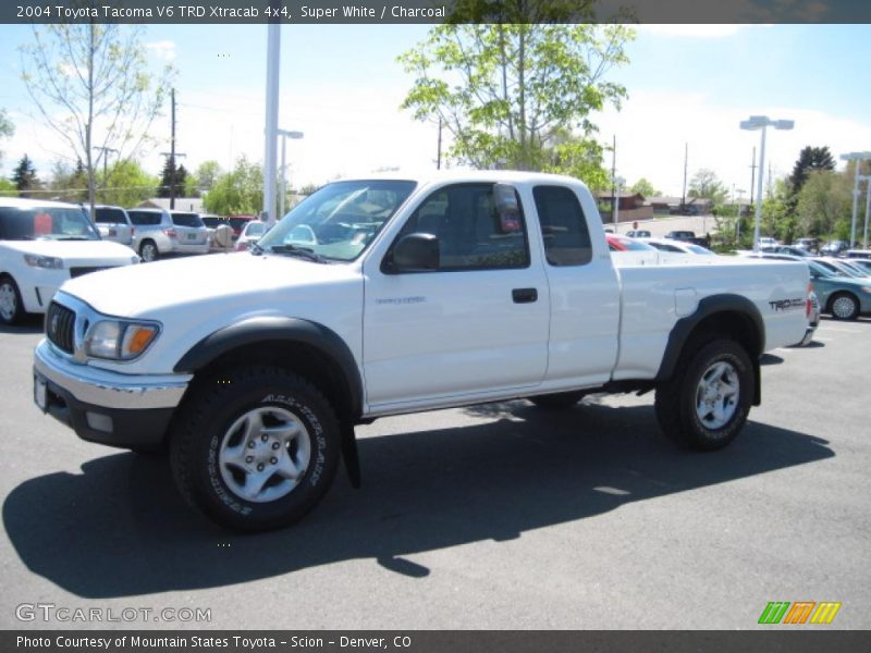 Super White / Charcoal 2004 Toyota Tacoma V6 TRD Xtracab 4x4