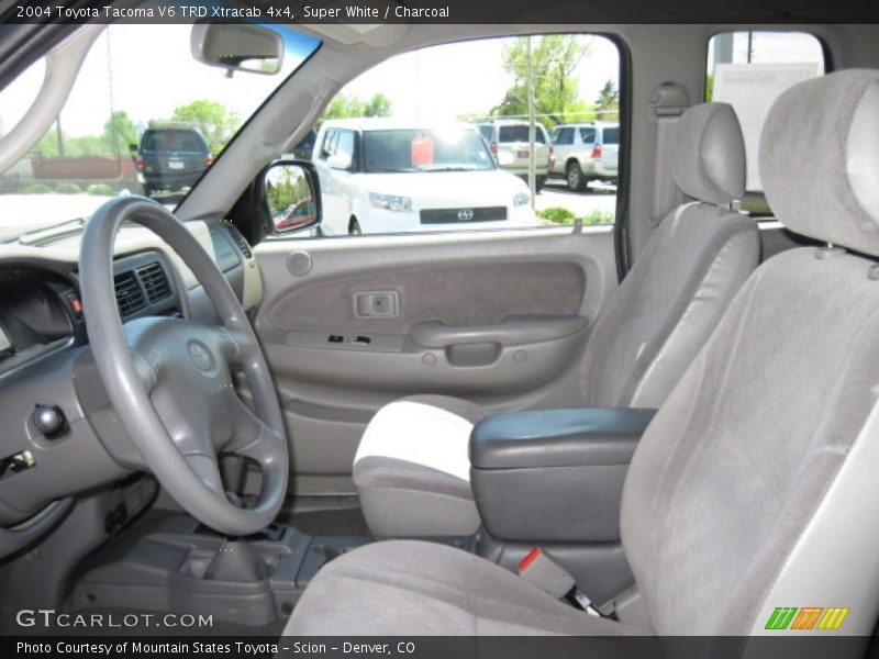 Super White / Charcoal 2004 Toyota Tacoma V6 TRD Xtracab 4x4