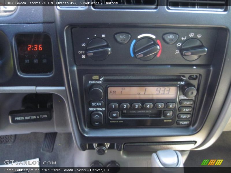 Super White / Charcoal 2004 Toyota Tacoma V6 TRD Xtracab 4x4
