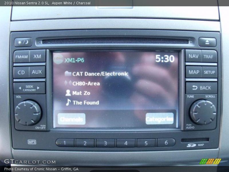 Aspen White / Charcoal 2010 Nissan Sentra 2.0 SL