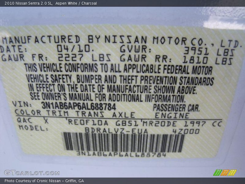 Aspen White / Charcoal 2010 Nissan Sentra 2.0 SL
