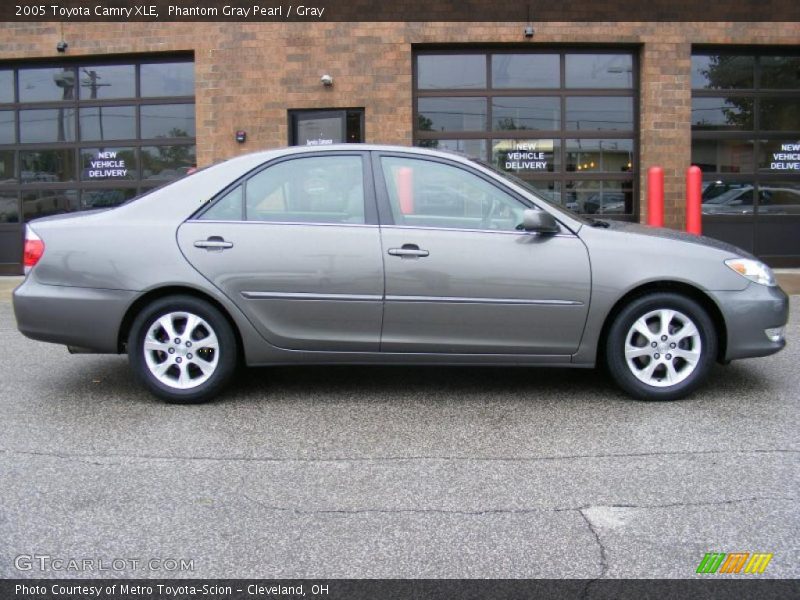 Phantom Gray Pearl / Gray 2005 Toyota Camry XLE