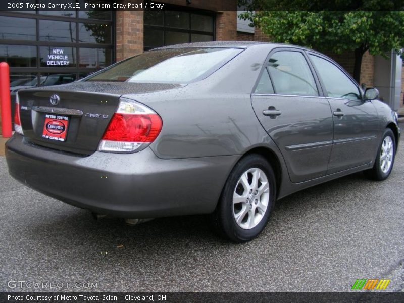 Phantom Gray Pearl / Gray 2005 Toyota Camry XLE