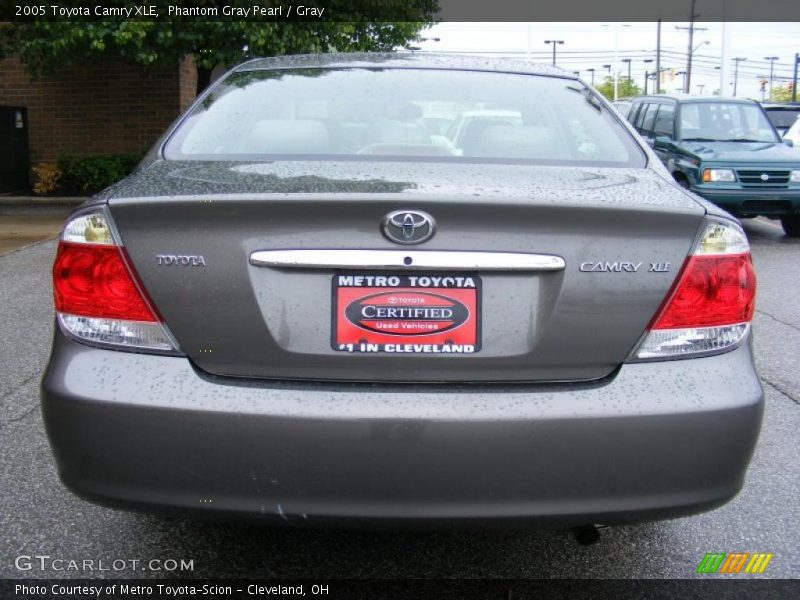Phantom Gray Pearl / Gray 2005 Toyota Camry XLE