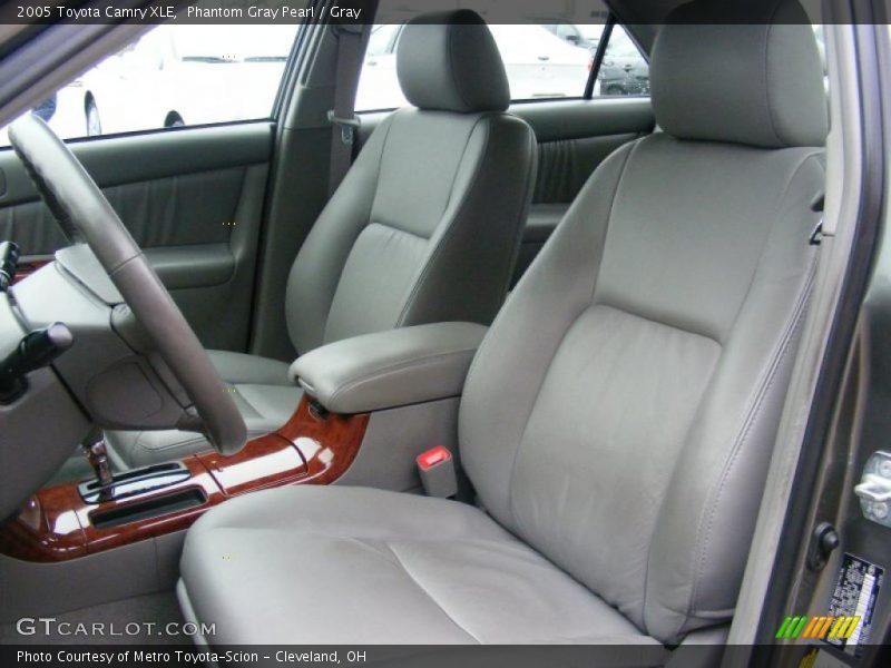 Phantom Gray Pearl / Gray 2005 Toyota Camry XLE