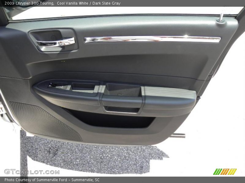 Cool Vanilla White / Dark Slate Gray 2009 Chrysler 300 Touring