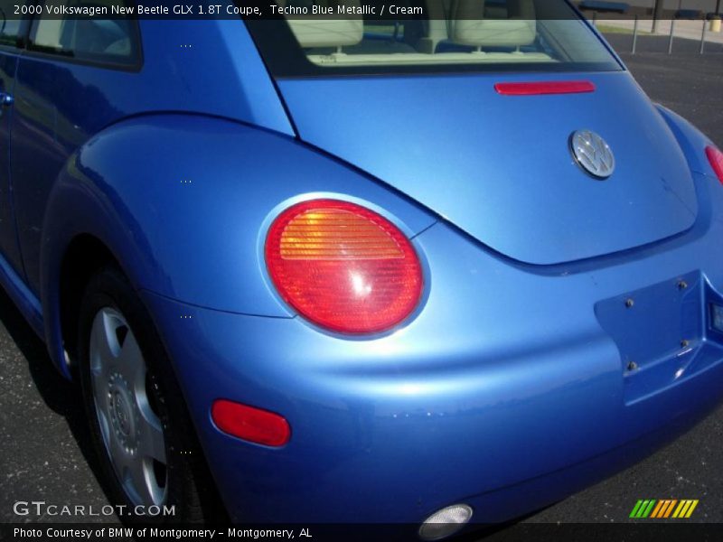 Techno Blue Metallic / Cream 2000 Volkswagen New Beetle GLX 1.8T Coupe
