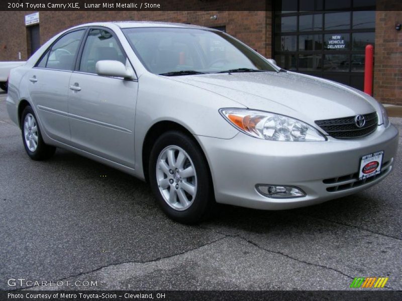 Lunar Mist Metallic / Stone 2004 Toyota Camry XLE