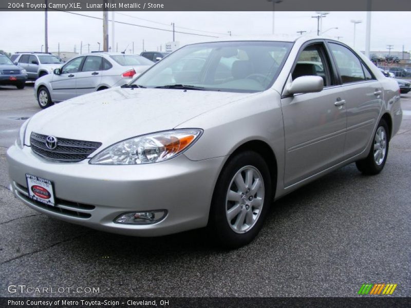 Lunar Mist Metallic / Stone 2004 Toyota Camry XLE