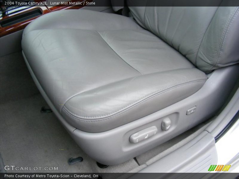 Lunar Mist Metallic / Stone 2004 Toyota Camry XLE