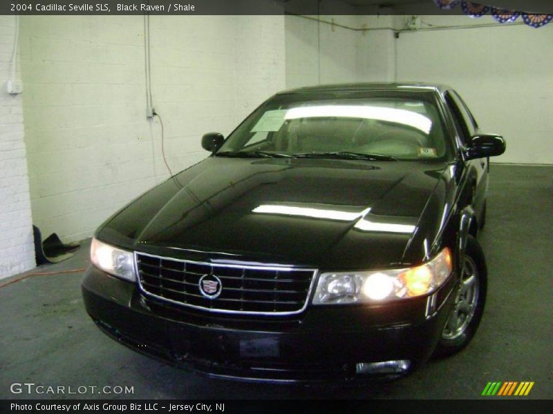 Black Raven / Shale 2004 Cadillac Seville SLS