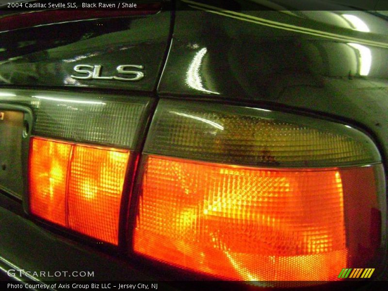 Black Raven / Shale 2004 Cadillac Seville SLS