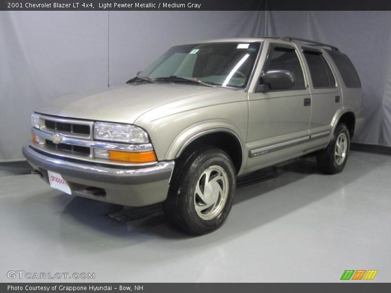 Light Pewter Metallic / Medium Gray 2001 Chevrolet Blazer LT 4x4
