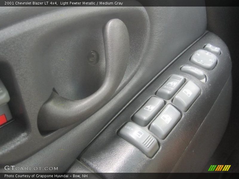 Light Pewter Metallic / Medium Gray 2001 Chevrolet Blazer LT 4x4