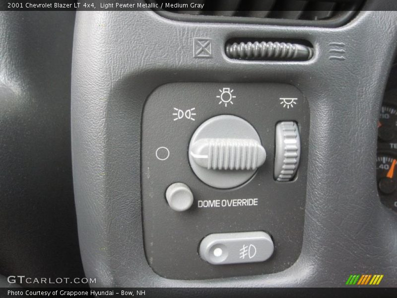 Light Pewter Metallic / Medium Gray 2001 Chevrolet Blazer LT 4x4