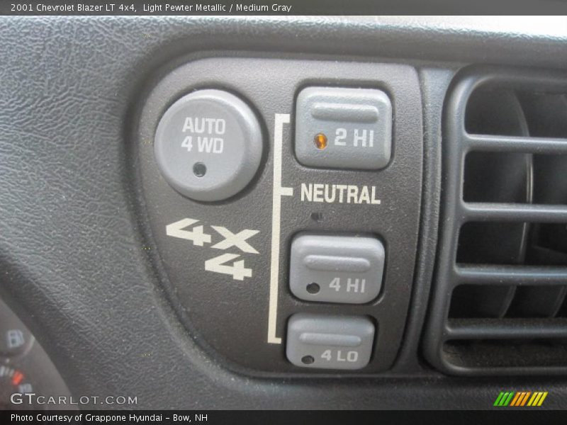 Light Pewter Metallic / Medium Gray 2001 Chevrolet Blazer LT 4x4