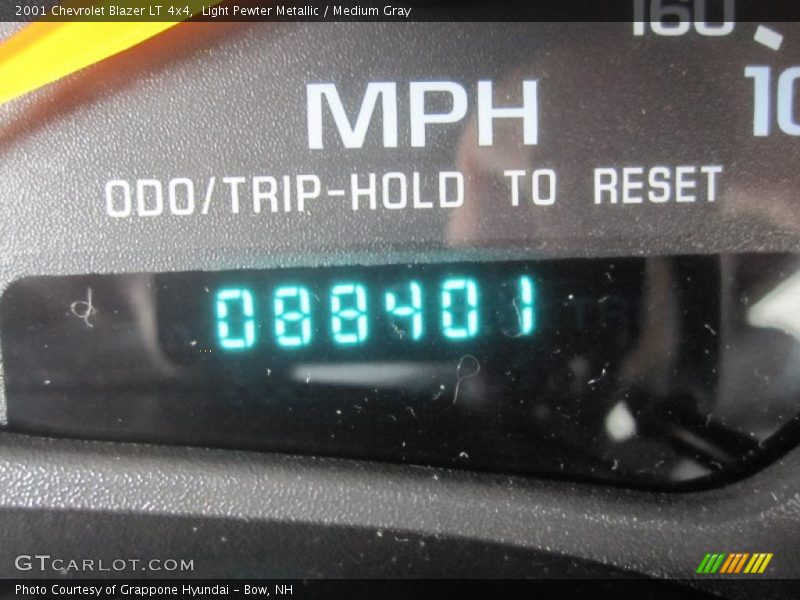 Light Pewter Metallic / Medium Gray 2001 Chevrolet Blazer LT 4x4