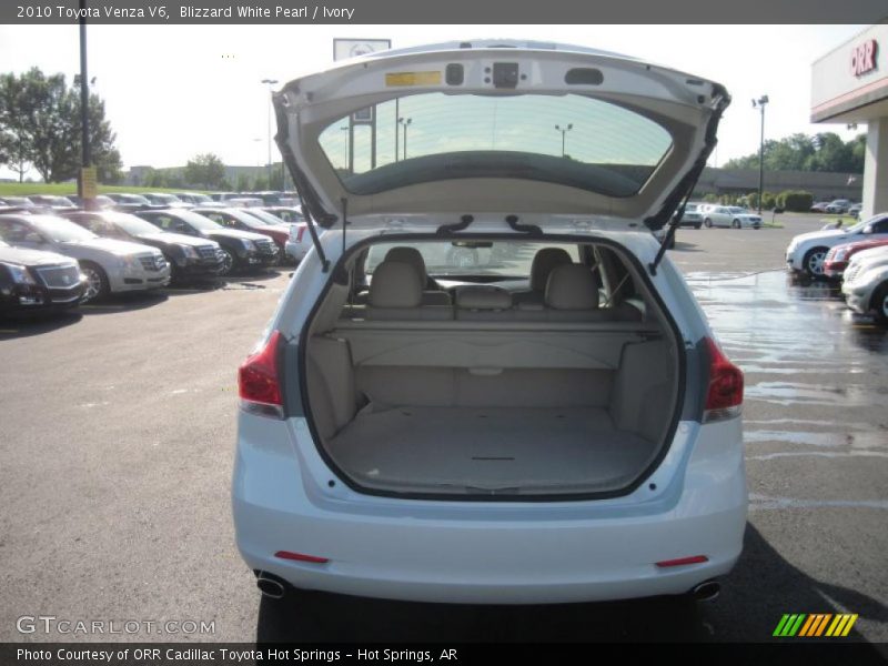 Blizzard White Pearl / Ivory 2010 Toyota Venza V6