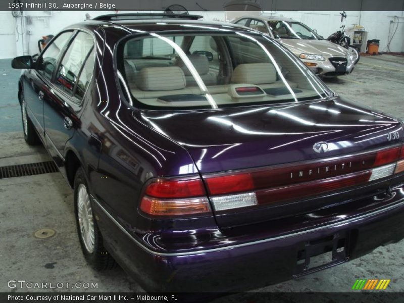 Aubergine / Beige 1997 Infiniti I 30