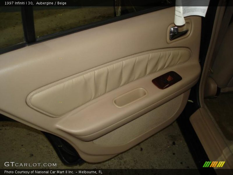 Aubergine / Beige 1997 Infiniti I 30