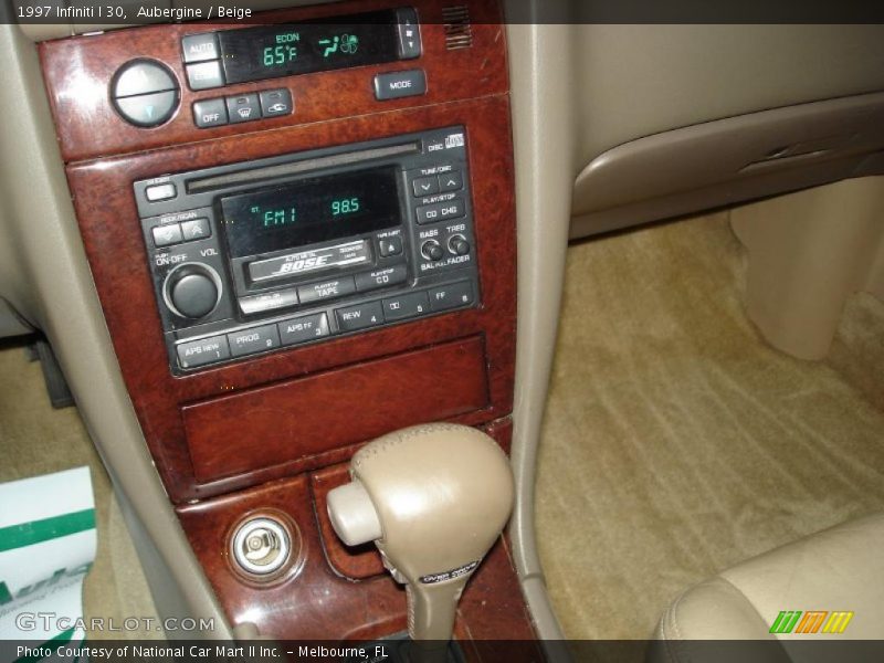 Aubergine / Beige 1997 Infiniti I 30