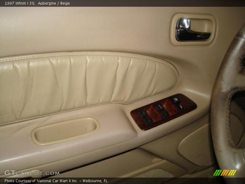 Aubergine / Beige 1997 Infiniti I 30