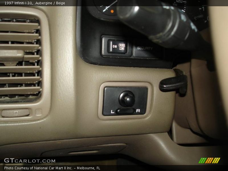 Aubergine / Beige 1997 Infiniti I 30