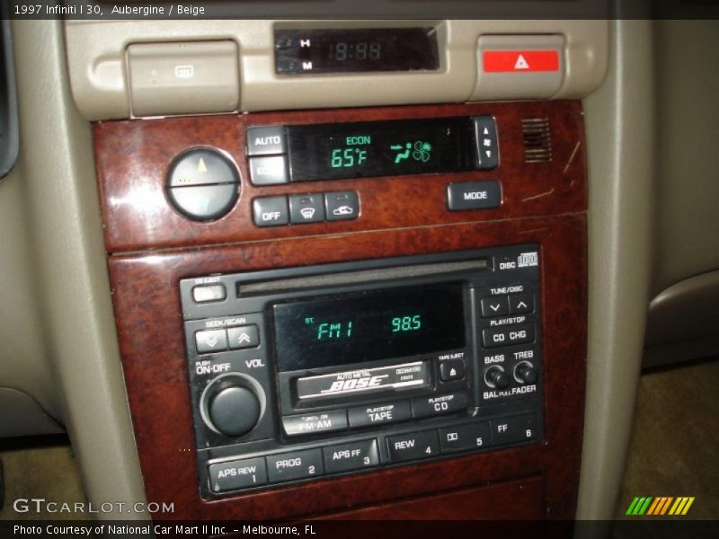 Aubergine / Beige 1997 Infiniti I 30