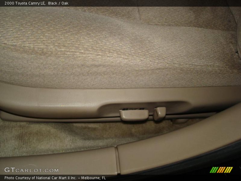 Black / Oak 2000 Toyota Camry LE