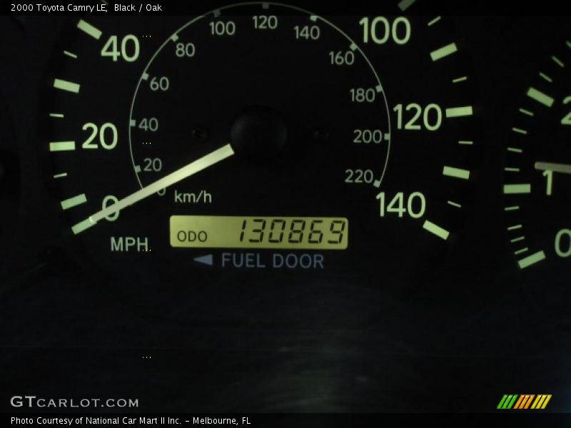 Black / Oak 2000 Toyota Camry LE