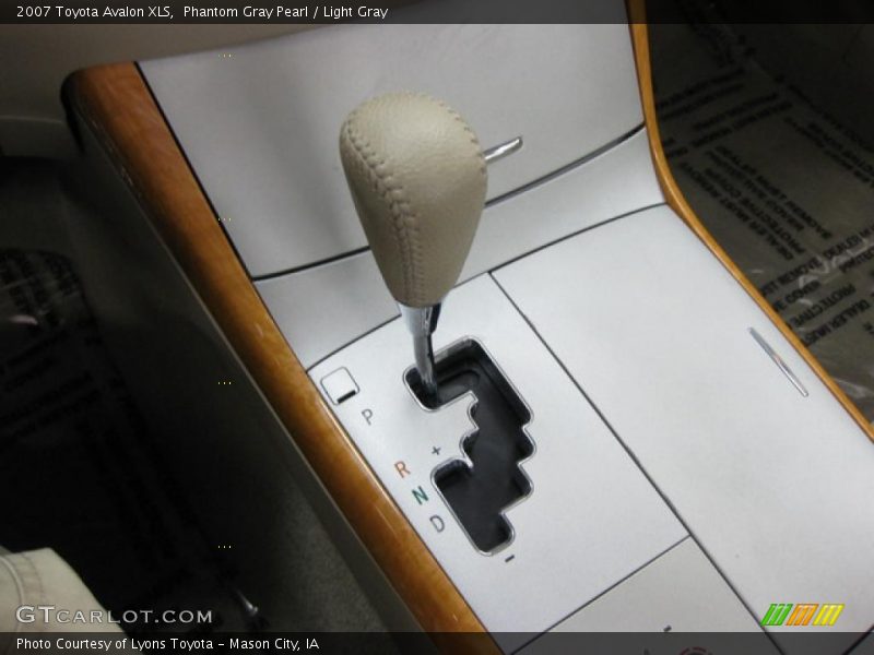 Phantom Gray Pearl / Light Gray 2007 Toyota Avalon XLS