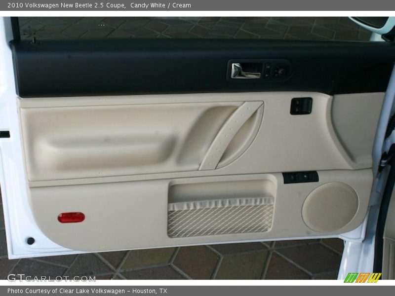 Candy White / Cream 2010 Volkswagen New Beetle 2.5 Coupe