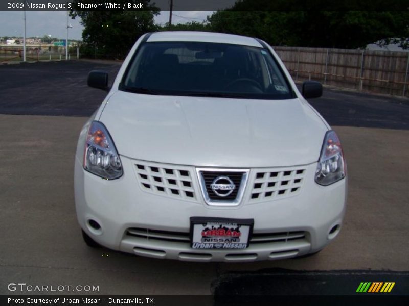 Phantom White / Black 2009 Nissan Rogue S
