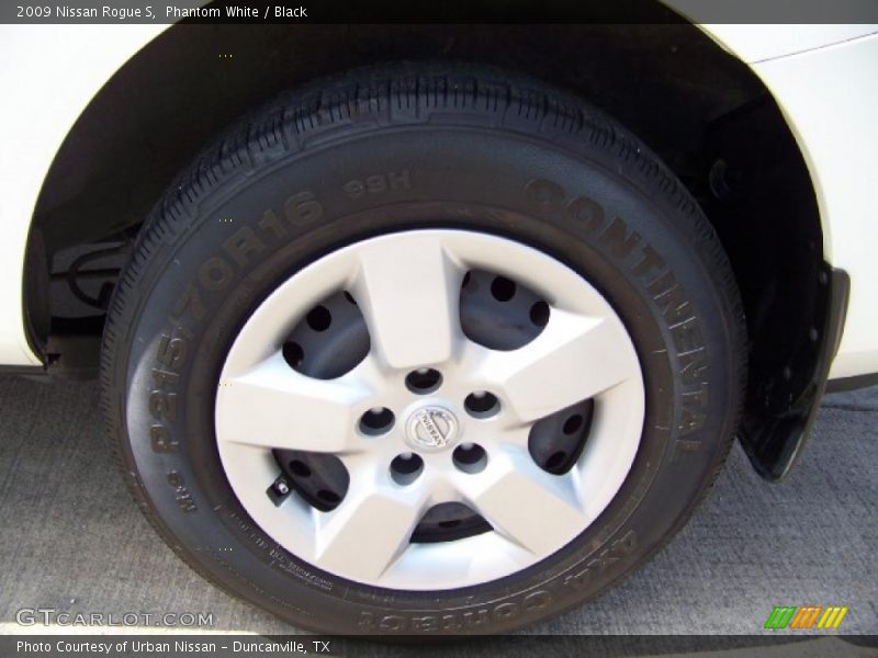 Phantom White / Black 2009 Nissan Rogue S