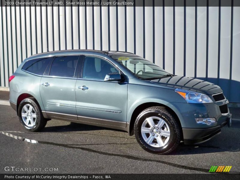 Silver Moss Metallic / Light Gray/Ebony 2009 Chevrolet Traverse LT AWD
