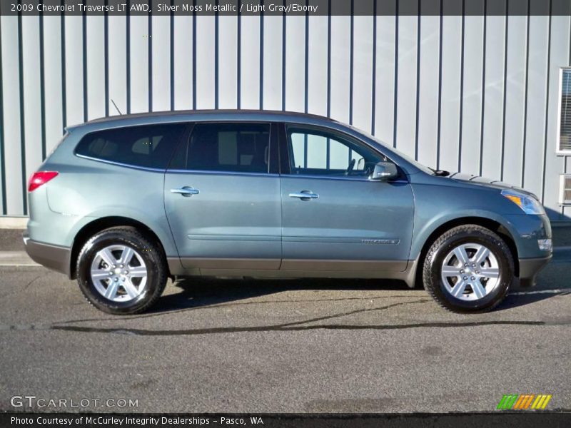 Silver Moss Metallic / Light Gray/Ebony 2009 Chevrolet Traverse LT AWD