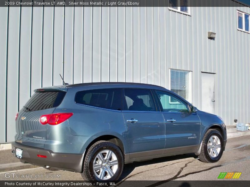 Silver Moss Metallic / Light Gray/Ebony 2009 Chevrolet Traverse LT AWD