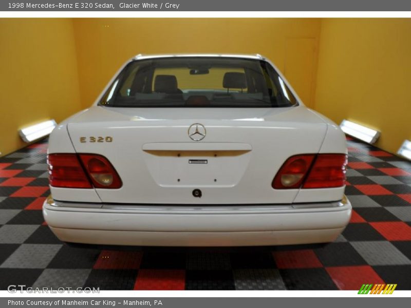 Glacier White / Grey 1998 Mercedes-Benz E 320 Sedan