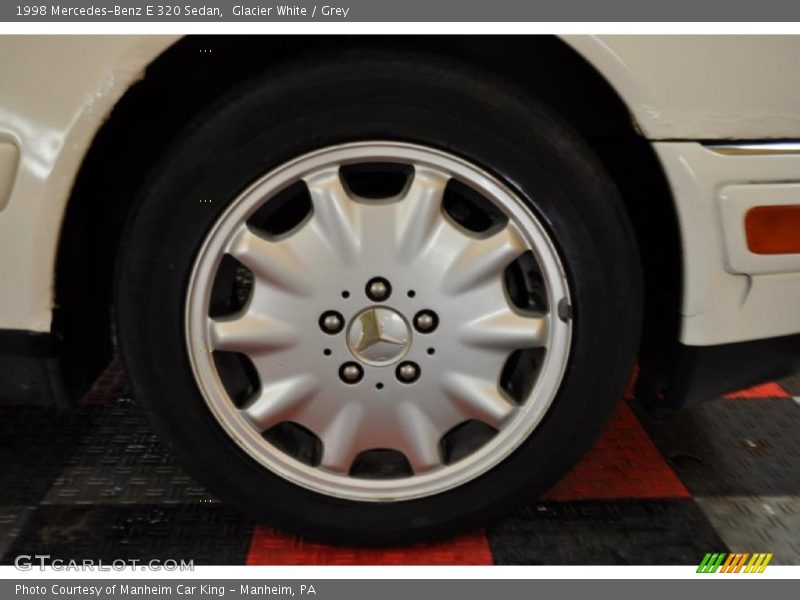 Glacier White / Grey 1998 Mercedes-Benz E 320 Sedan